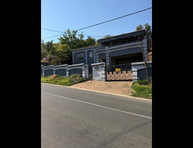 4 BEDROOM HOUSE FOR SALE IN OAKDENE